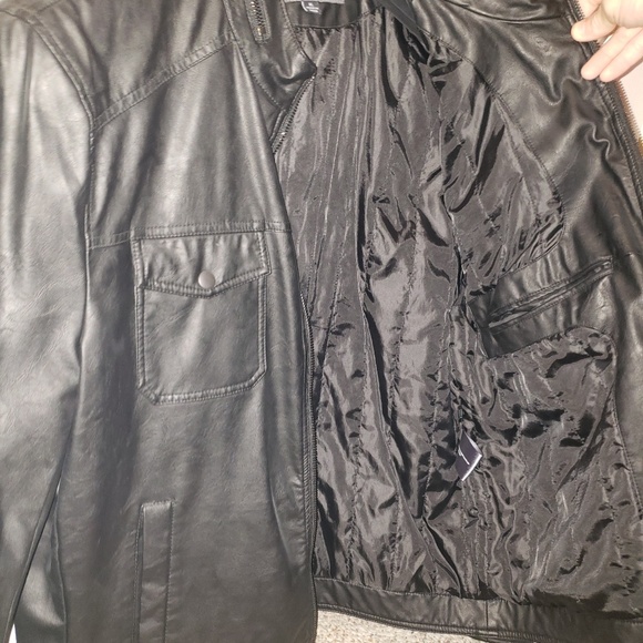 Leather jacket - Picture 3 of 5
